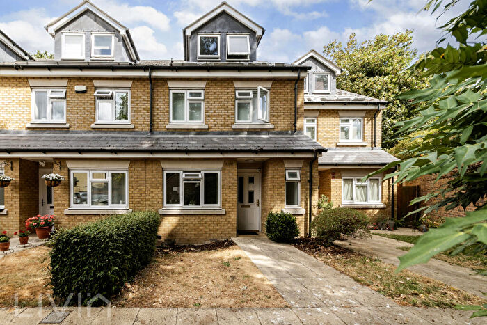Flat To Rent In King's Road, South Norwood, SE25