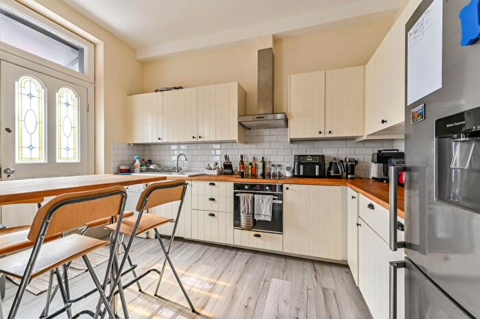 3 Bedroom Maisonette To Rent In Hildreth Street, Balham, London, SW12