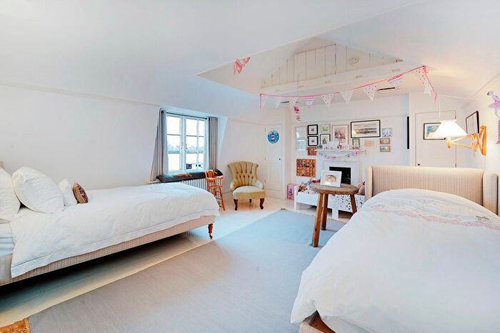 4 Bedroom Terraced House To Rent In Cheyne Walk, London, SW10