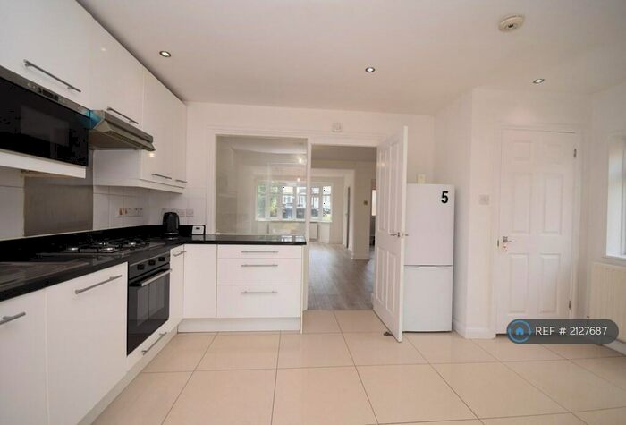 3 Bedroom Semi-Detached House To Rent In Somervell Road, Harrow, HA2