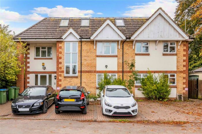 3 Bedroom Apartment To Rent In Park House, Pratts Lane, Hersham, Walton-on-Thames, KT12