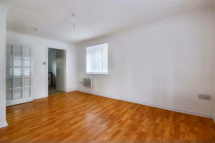 2 Bedroom Flat To Rent In Kilcreggan View, Inverclyde, Greenock, PA15