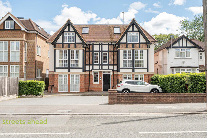 2 Bedroom Apartment For Sale In Chipstead Valley Road, Coulsdon, CR5