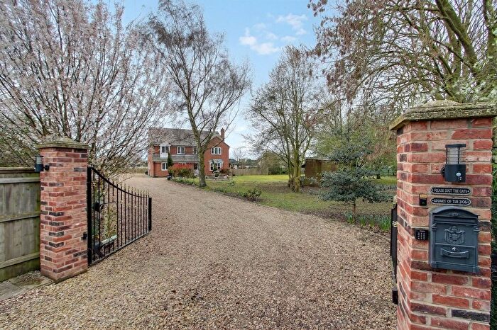 5 Bedroom Detached House For Sale In Main Road, Holbeach Drove, PE12