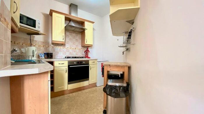 2 Bedroom Flat To Rent In Pleasant Row, Gillingham, ME7