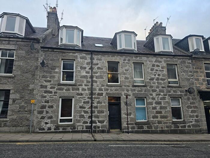 1 Bedroom Flat To Rent In South Mount Street, Top Floor, AB25