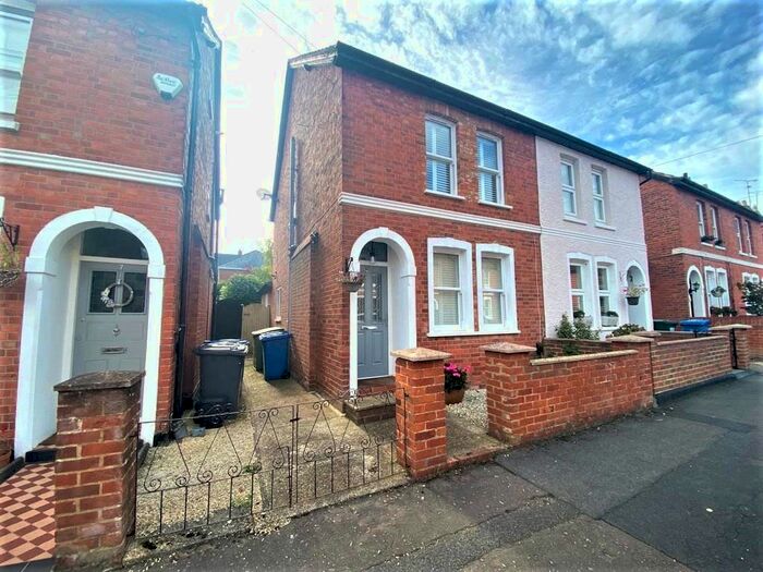 3 Bedroom Terraced House To Rent In College Rise, Maidenhead, Berkshire, SL6
