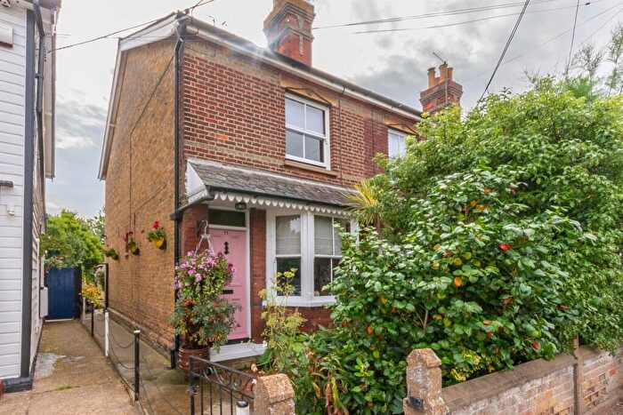 3 Bedroom End Of Terrace House For Sale In North Street, Southminster, CM0