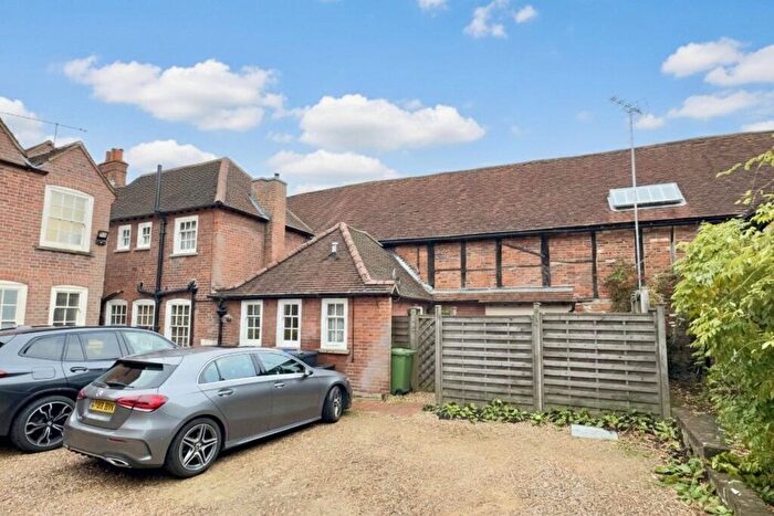 2 Bedroom Maisonette To Rent In London End, Beaconsfield, Buckinghamshire, HP9