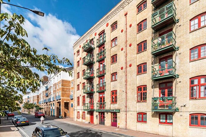 2 Bedroom Flat For Sale In Rotherhithe Street, Rotherhithe, SE16