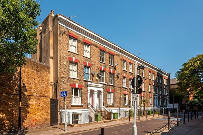 2 Bedroom Flat To Rent In Princess Street, Elephant And Castle, London, SE1