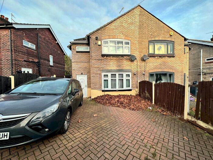 3 Bedroom Semi-Detached House To Rent In South Crescent, Rotherham, S65