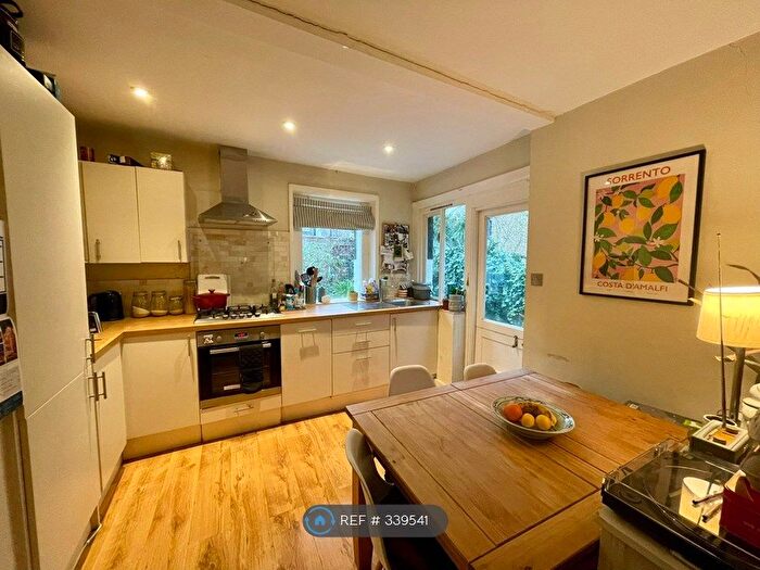 2 Bedroom Flat To Rent In Handforth Road, London, SW9