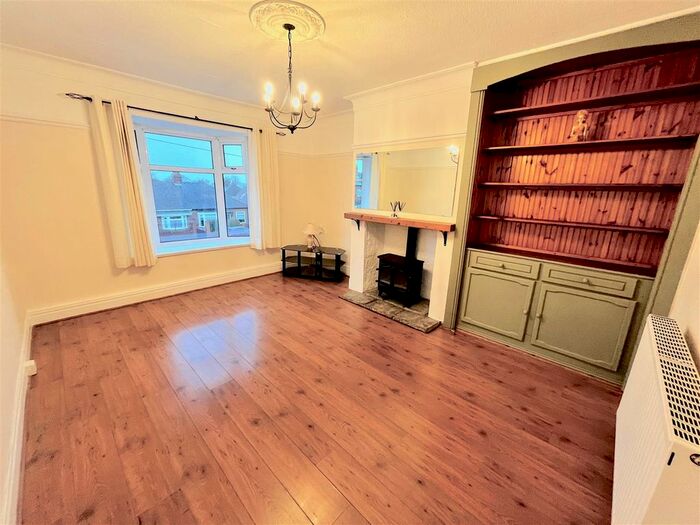 2 Bedroom Flat For Sale In Southend Terrace, Sheriff Hill, Gateshead, NE9