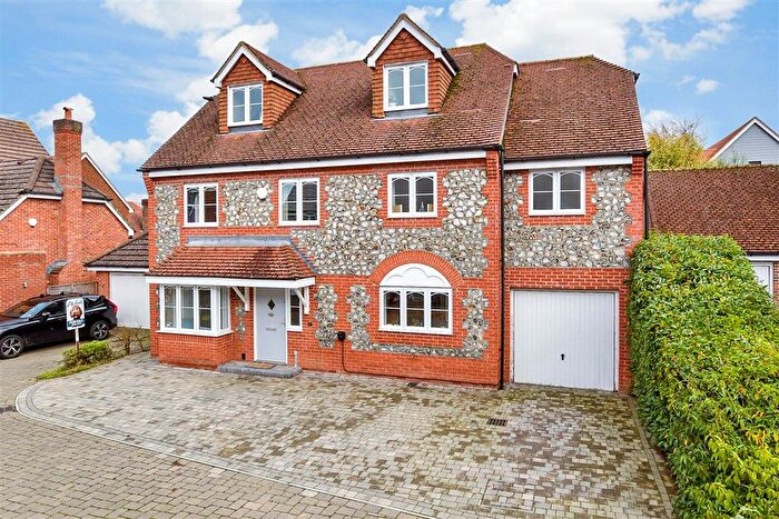 5 Bedroom Detached House For Sale In Quindell Place, Kings Hill, West Malling, Kent, ME19