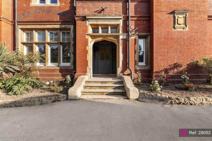 Studio To Rent In Carlisle Road, Eastbourne, BN20