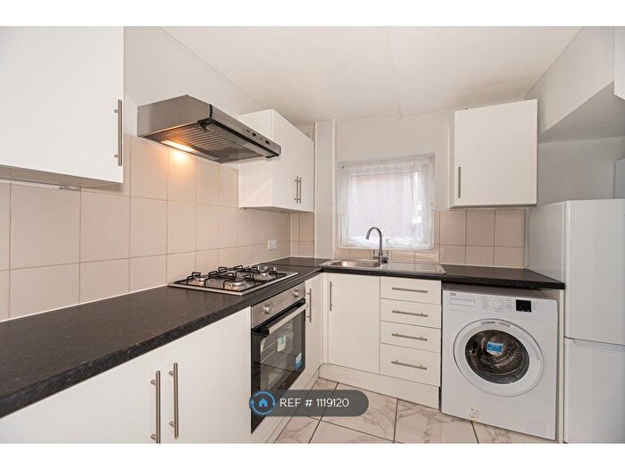 2 Bedroom Flat To Rent In Stanstead Road, London, SE23
