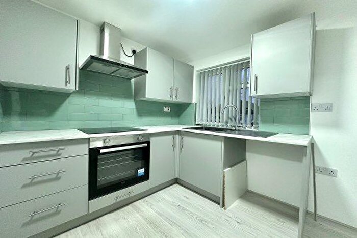 3 Bedroom Flat To Rent In Woodwells Road, Birmingham, B8