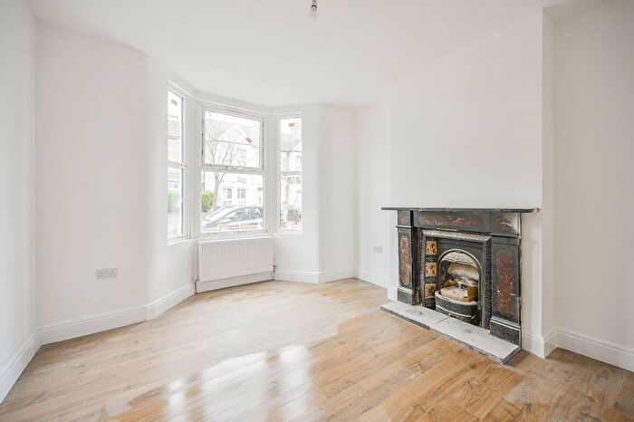 3 Bedroom Terraced House For Sale In Northbank Road, Walthamstow, London, E17