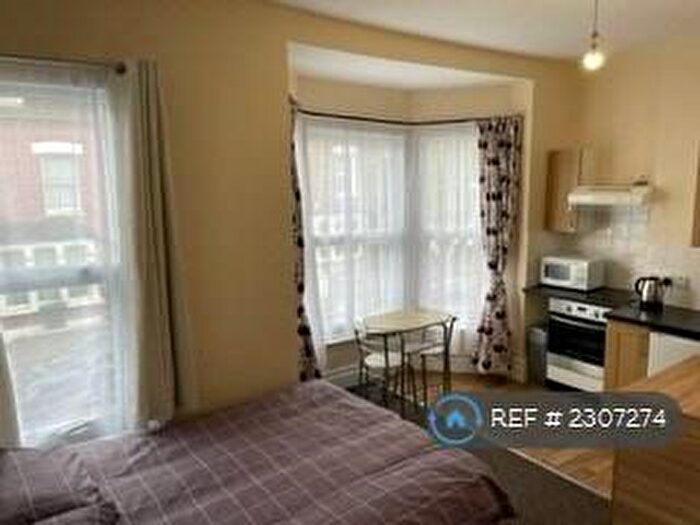 Studio To Rent In Eade Road, London, N4