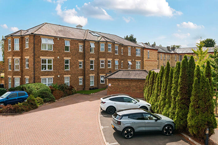 3 Bedroom Flat For Sale In Horton Crescent, Epsom, KT19