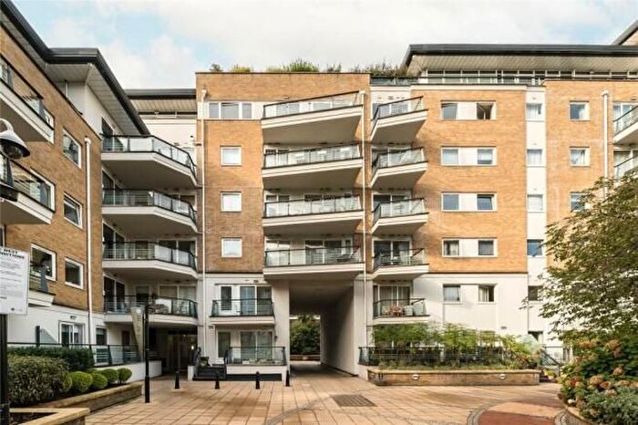 2 Bedroom Flat To Rent In Riverside West, Wandsworth, SW18