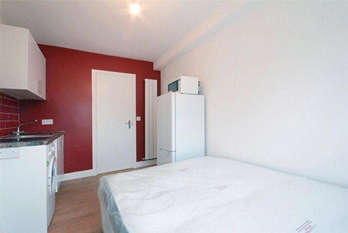 Studio To Rent In Fawcett Close, Battersea, London, SW11