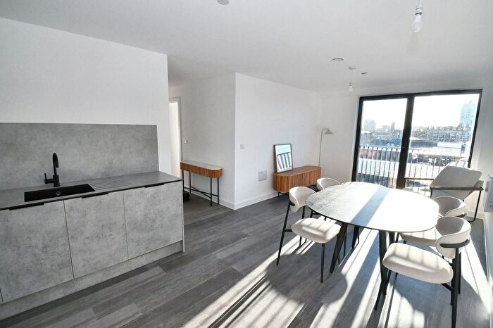 2 Bedroom Flat For Sale In Berkeley Square, Ordsall Lane, Salford, M5