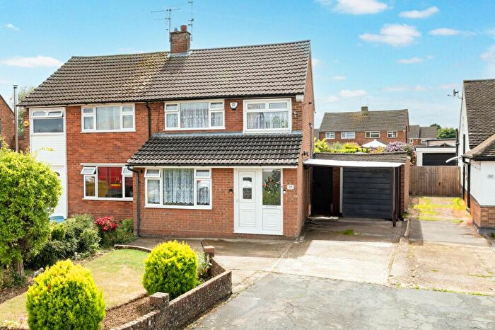 3 Bedroom Semi-Detached House For Sale In The Crescent, Caddington, LU1