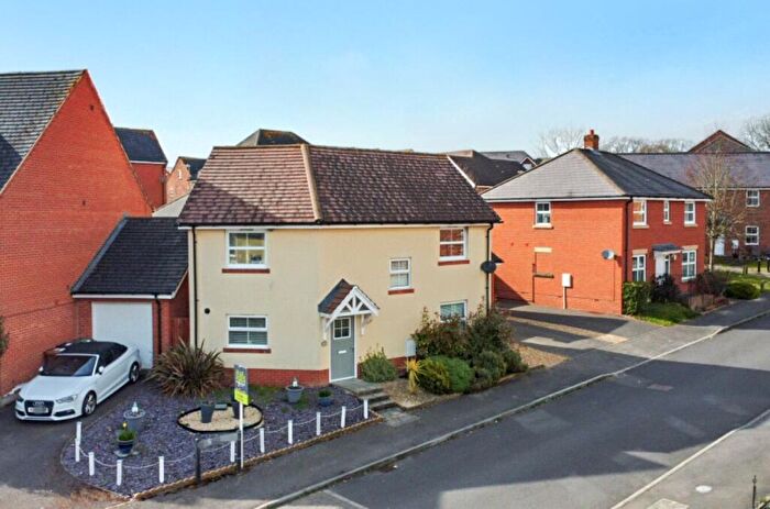 3 Bedroom Detached House For Sale In Sedge Road, Andover, SP11