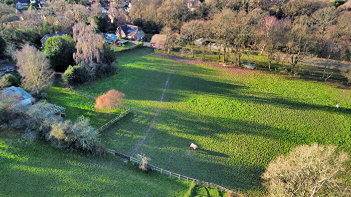 5 Bedroom Detached House For Sale In Roundabout Road, Copthorne, RH10