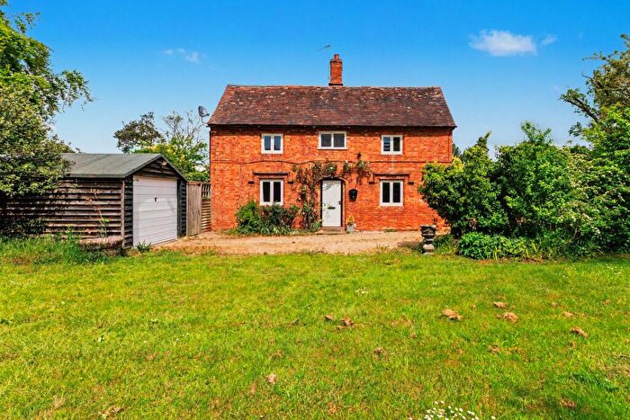 4 Bedroom Semi-Detached House For Sale In Charlecote, Warwick, CV35