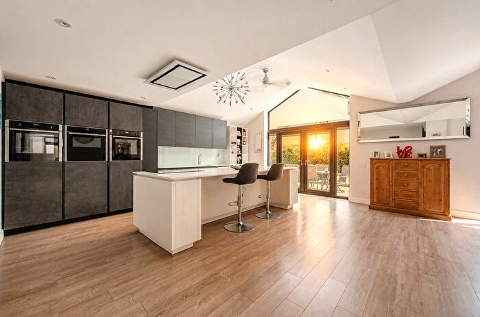 5 Bedroom Bungalow For Sale In Shortheath Lane, Sulhamstead, Reading, Berkshire, RG7