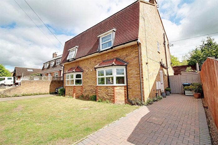 3 Bedroom Semi-Detached House For Sale In Bank Mill, Berkhamsted, HP4