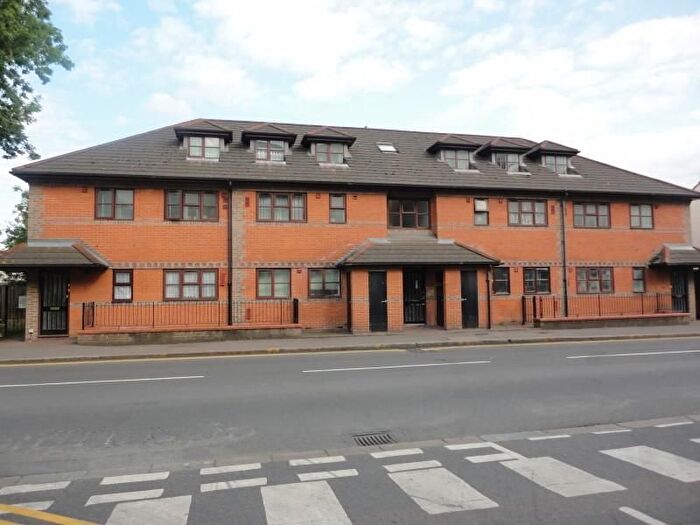 1 Bedroom Flat To Rent In Hanworth Road, Hounslow, TW3