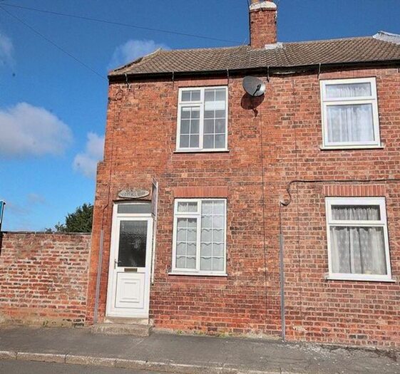 2 Bedroom Semi-Detached House To Rent In Old Mill Cottage, George Street, Snaith, DN14