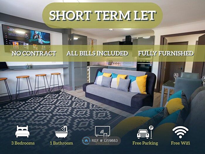 3 Bedroom Flat To Rent In Alexandra Gardens, Knaphill, Woking, GU21