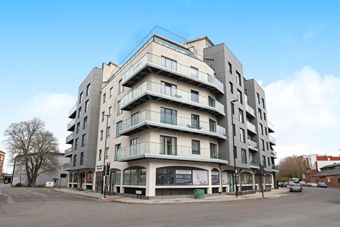2 Bedroom Flat For Sale In Royal Crescent Road, Royal Crescent Apartments, SO14