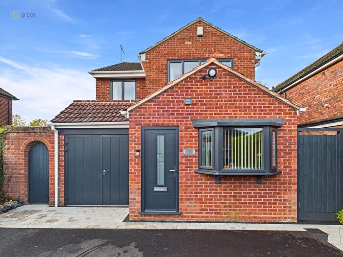 4 Bedroom Detached House For Sale In Tamworth Road, Kettlebrook, B77