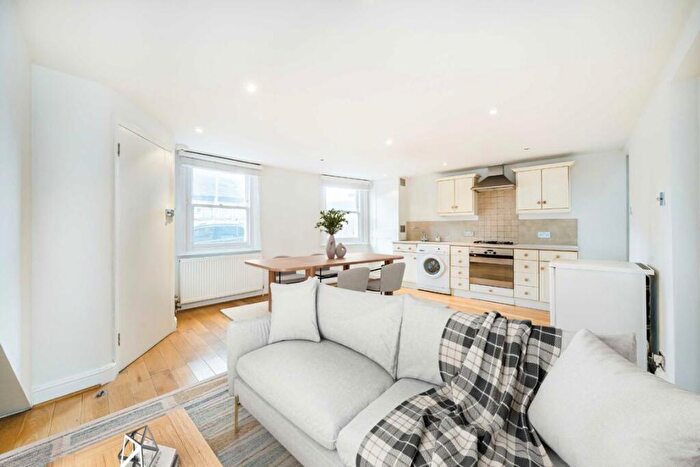 1 Bedroom Flat For Sale In Eversleigh Road, Shaftesbury Estate, SW11