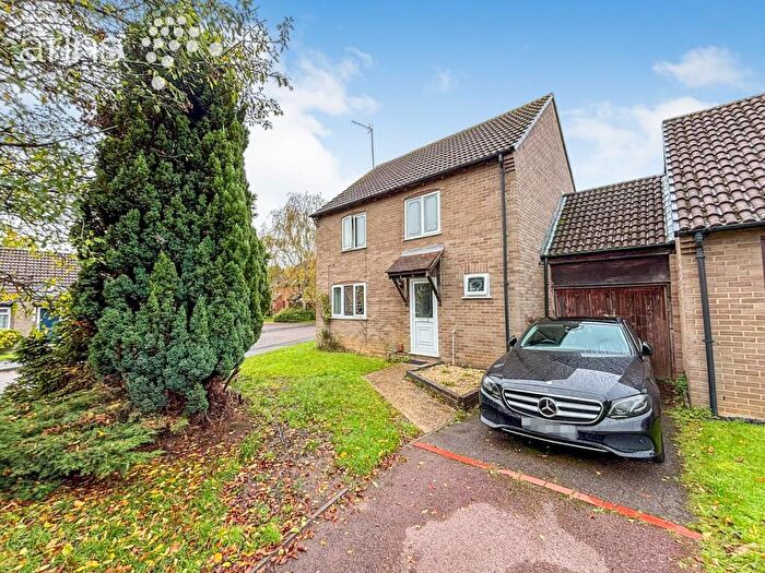 4 Bedroom Link Detached House To Rent In Cannock Way, Lower Earley, Reading, RG6