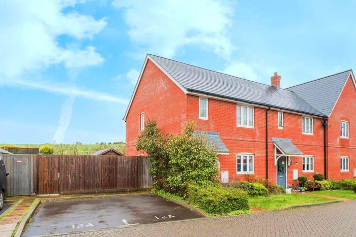 2 Bedroom End Of Terrace House For Sale In Iceni Close, Goring, Reading, RG8