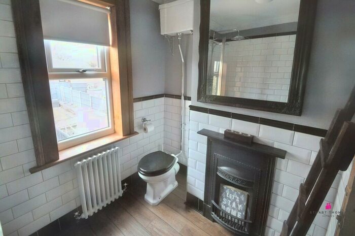 2 Bedroom End Of Terrace House To Rent In Parkstone Avenue, Thundersley, SS7