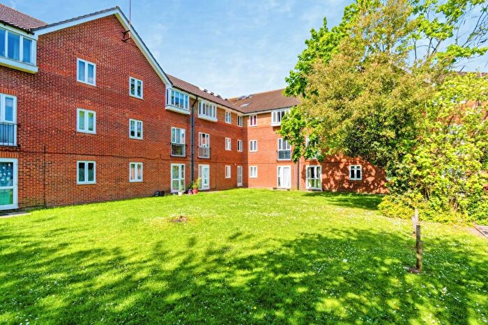 2 Bedroom Flat For Sale In Shirley Road, Southampton, Hampshire, SO15