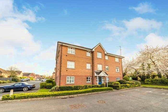 2 Bedroom Flat To Rent In Millennium Close, Cowley, Uxbridge UB8
