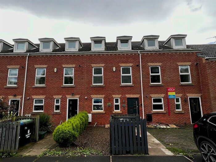 3 Bedroom Town House To Rent In Cochrane Mews, Ushaw Moor, Durham, DH7