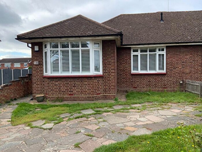 3 Bedroom Semi-Detached Bungalow To Rent In Suttons Lane, Hornchurch, London, RM12
