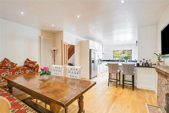 4 Bedroom Detached House For Sale In Robbery Bottom Lane, Oaklands, Welwyn, Hertfordshire, AL6