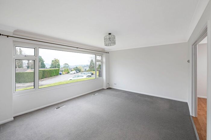 2 Bedroom Flat For Sale In Downswood, Reigate, RH2