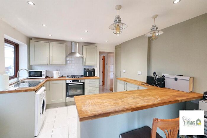 2 Bedroom Detached Bungalow For Sale In Fielden Close, Milton, Stoke-On-Trent, ST6